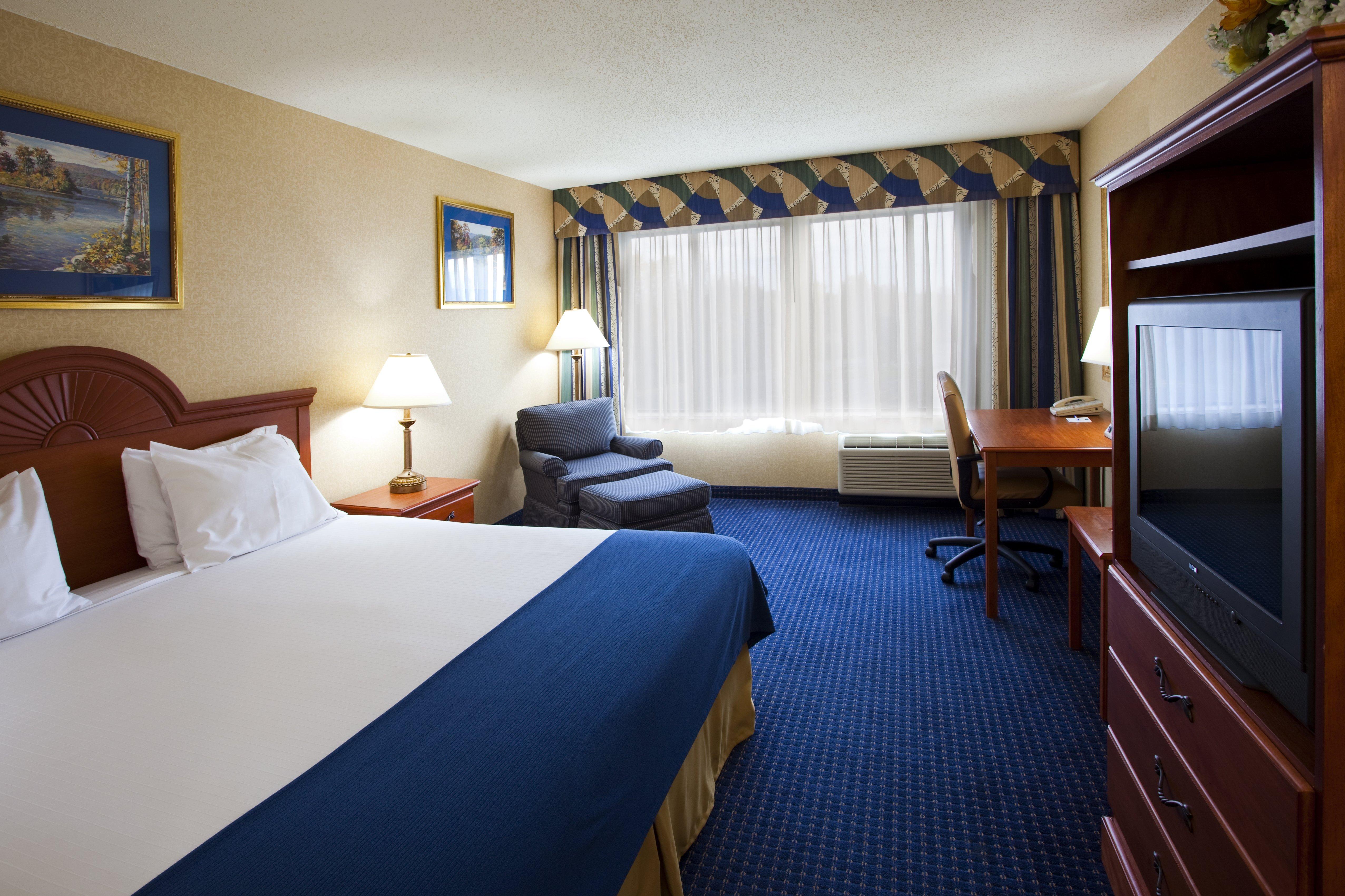 Holiday Inn Express Syracuse Airport By Ihg North Syracuse Exterior photo